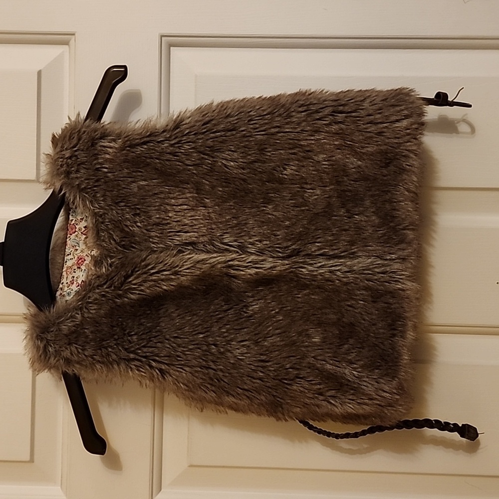 Girls Belted Faux Fur Vest